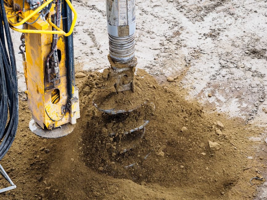 Compact hand bore drilling equipment working in a narrow Chennai plot